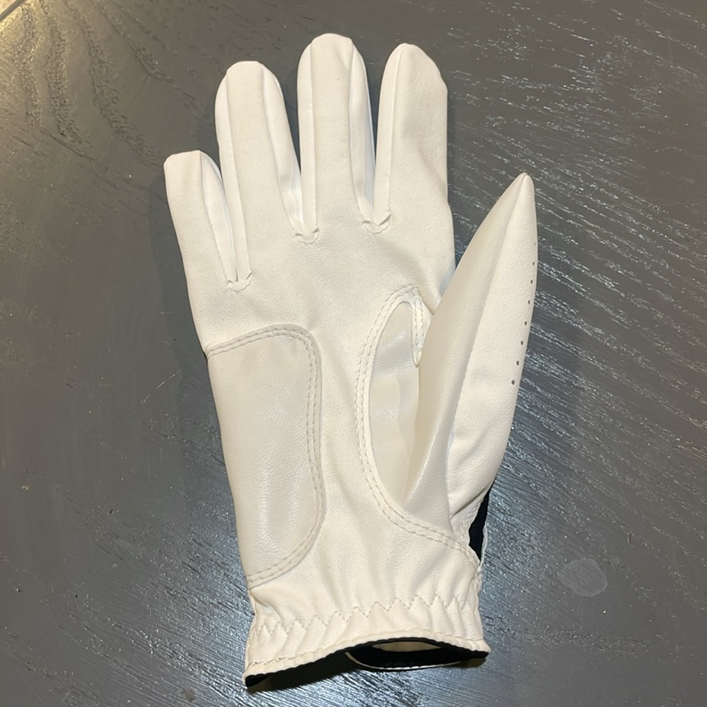 Foot Joy right handed golf glove for left-handed player, size medium - Picture 3 of 4
